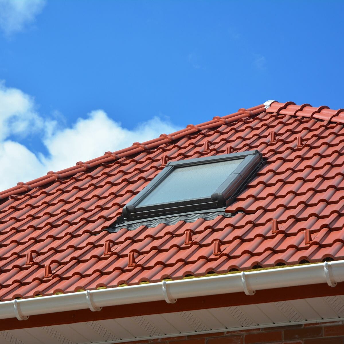 Fenêtre de toit VELUX installée par HOMZA dans les Hauts de France