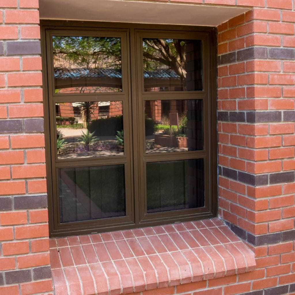 Fenêtre en aluminium durable et de haute qualité HOMZA, résistante aux intempéries et facile d'entretien Fenêtre en aluminium durable et de haute qualité HOMZA, résistante aux intempéries et facile d'entretien
