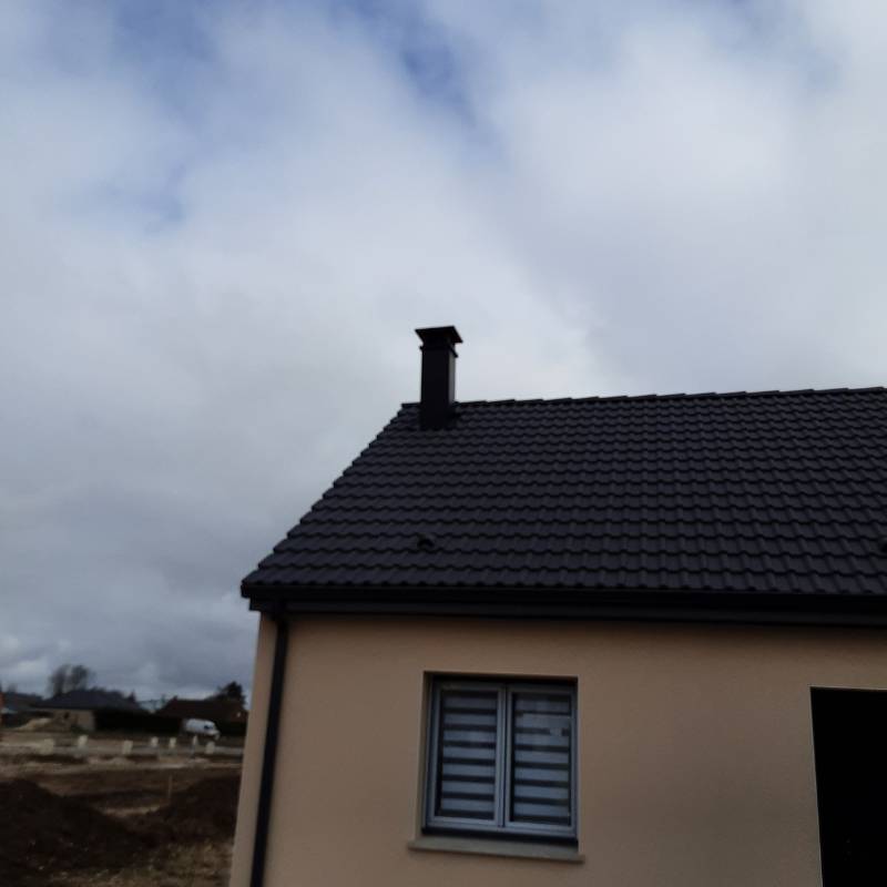 Installation professionnelle de sortie des fumées en toiture pour poêle à granulés à Saint Amand les Eaux par HOMZA Installation-professionnelle-de-sortie-des-fumees-en-toiture-pour-poele-a-granules-a-Saint-Amand-les-Eaux-par-HOMZA
