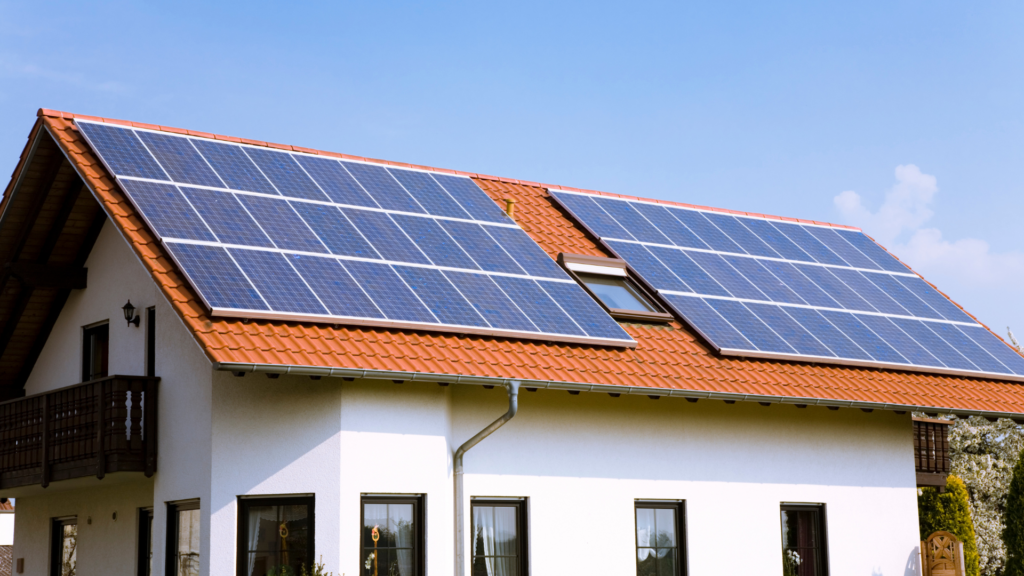 Installation d'une autoconsommation énergétique par une entreprise certifié Qualifelec dans les Hauts-de-France.