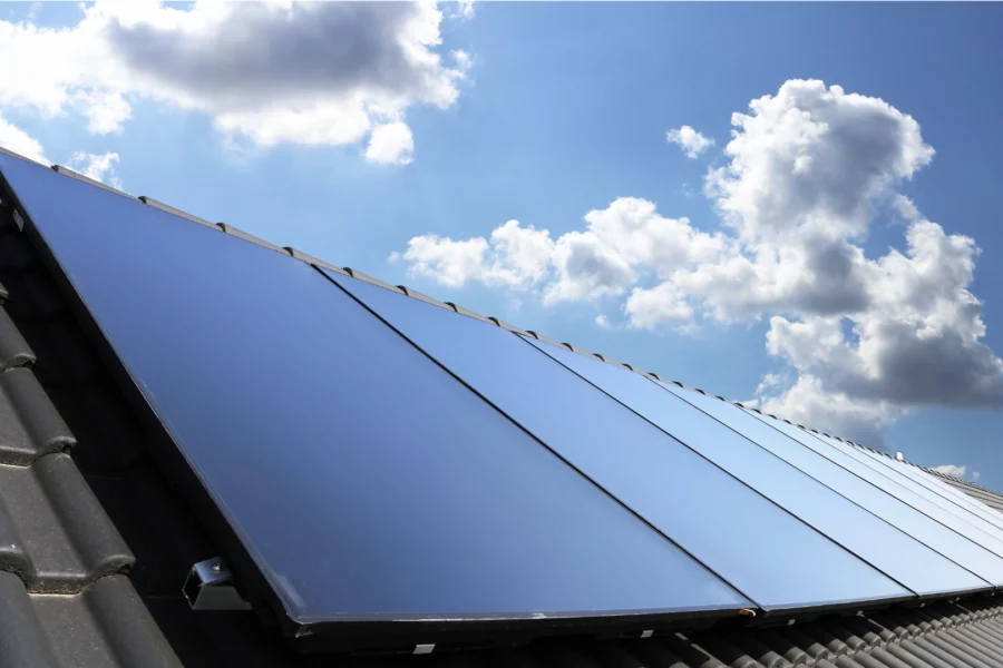 Installation de panneaux solaires dans les Hauts-de-France