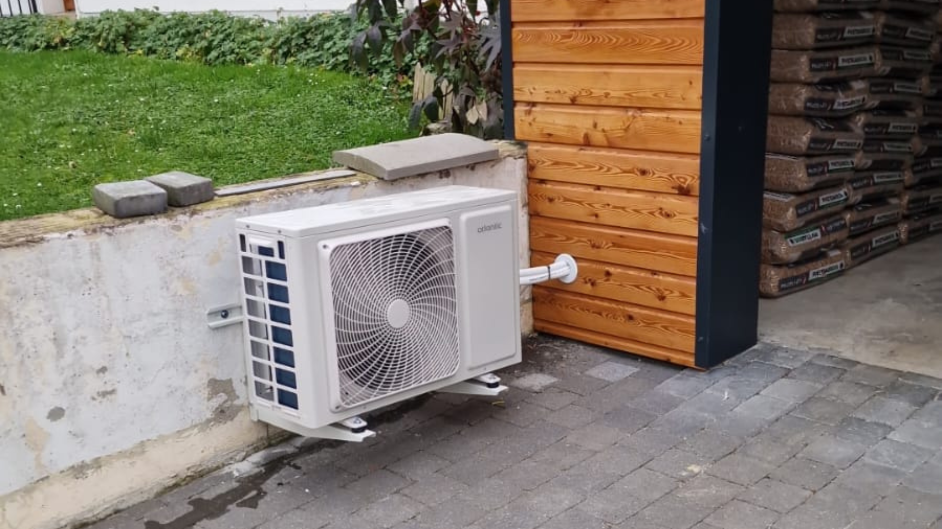 Pose d'une climatisation réversible à Albert dans le Nord