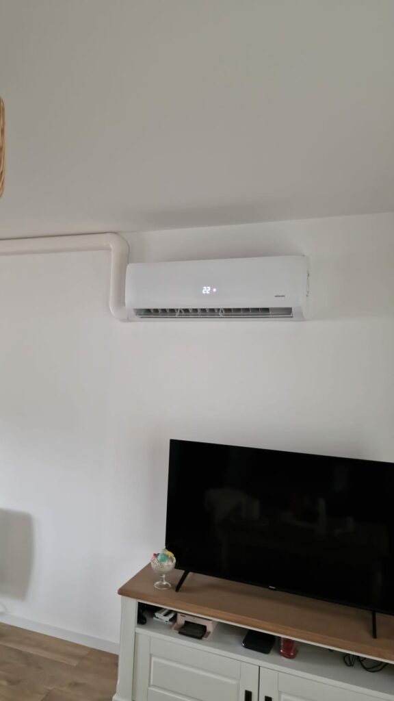 chantier PAC Air/Air Lens unité intérieure salon chantier PAC Air/Air Lens unité intérieure salon