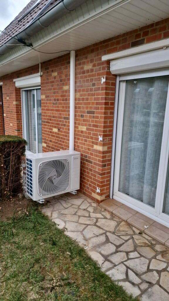 chantier PAC Air/Air Lens unité extérieure chantier PAC Air/Air Lens unité extérieure