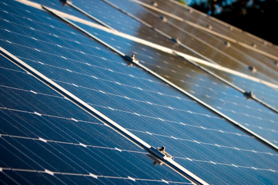 Zoom installation panneaux solaires