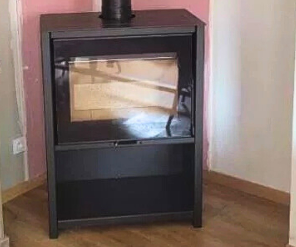 Installation d'un poêle à bois SL95 avec range buches, à Famars, près de Valenciennes bannière