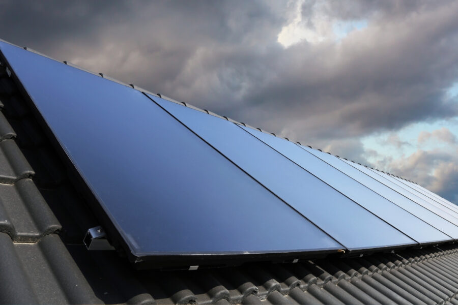 Panneaux solaires par temps nuageux