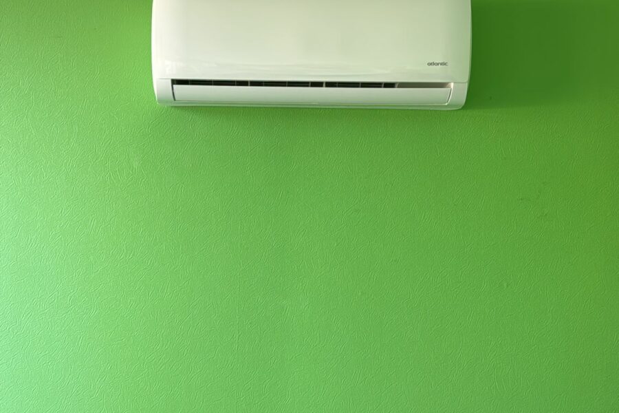 Installation d'une unité intérieure de PAC Air/Air à Biefvillers-les-Bapaume, près de Bapaume