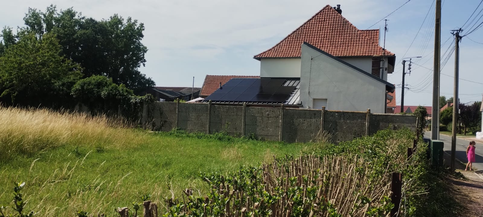 Installation de panneaux photovoltaïques à Hamelincourt : M. et Mme HARLE choisissent l’autoconsommation solaire