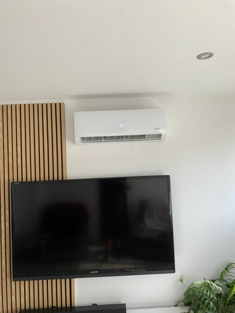 Installation d’une unité intérieure de PAC air/air sur Fampoux, près d'Arras