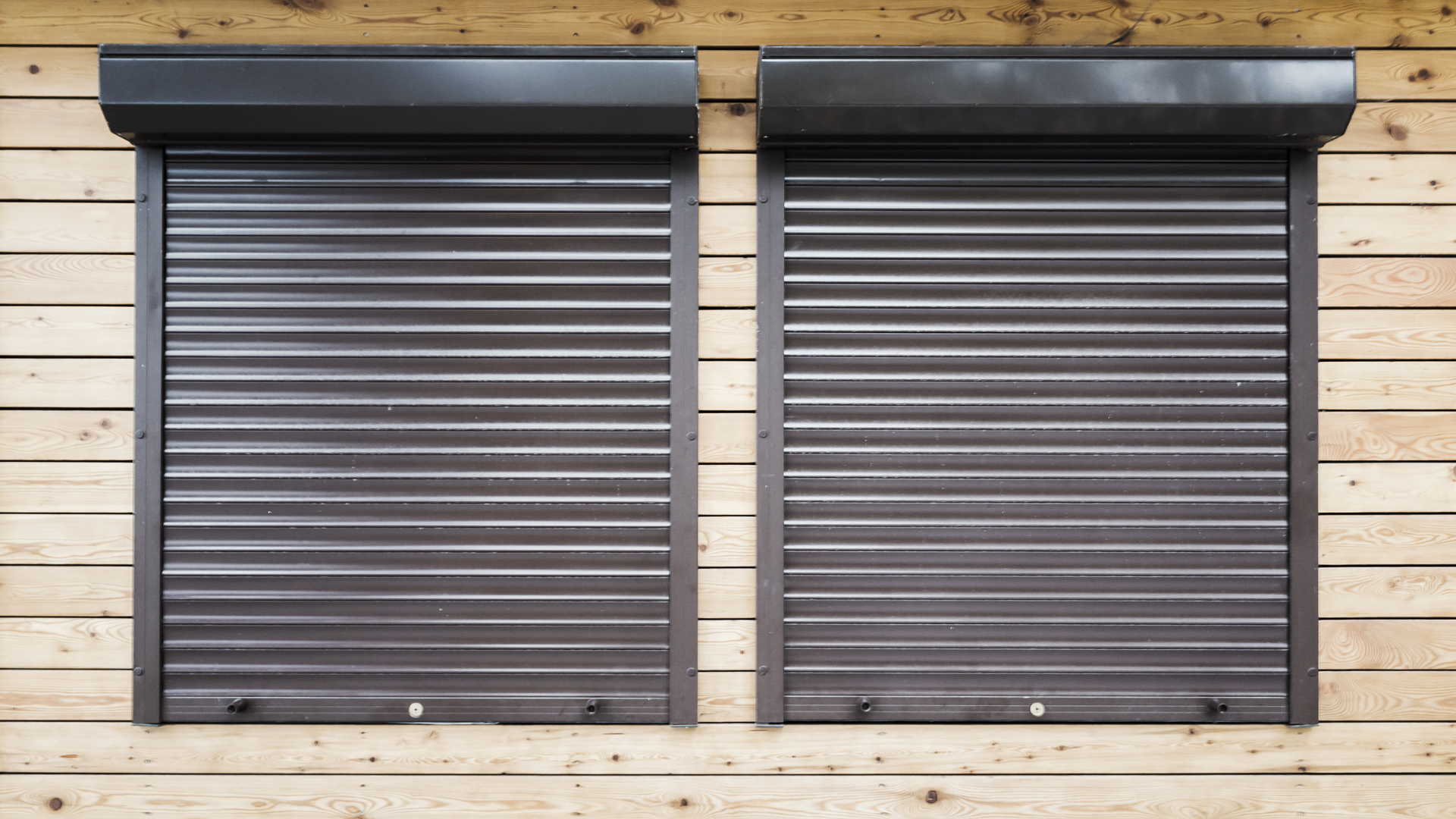 Volets solaires, battants, motorisés… lequel choisir ?