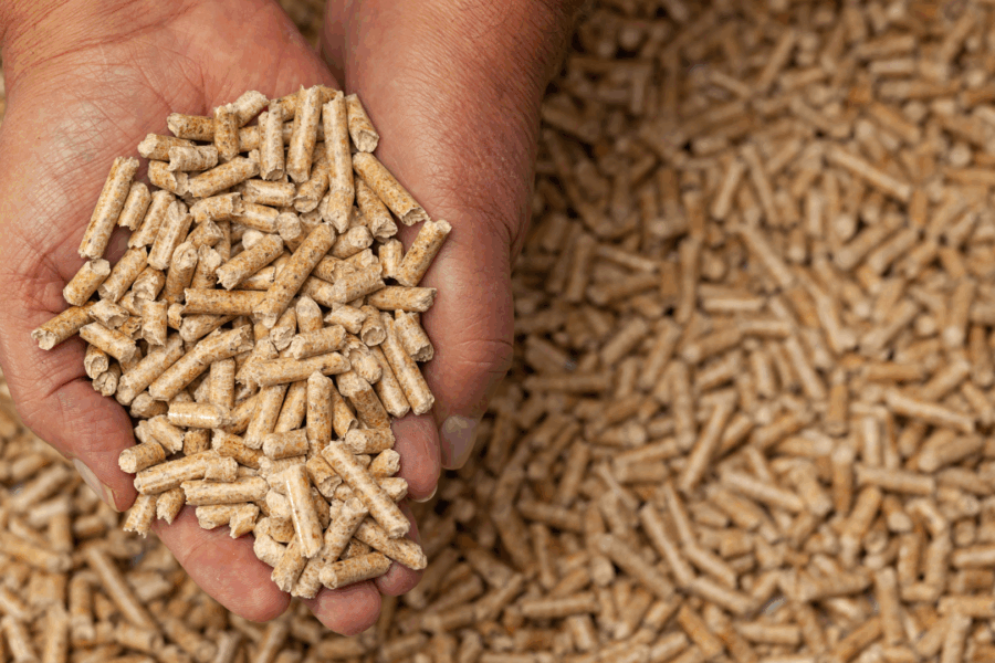Des pellets certifiés DIN+ ou ENplus : comment bien choisir vos granulés de bois ?