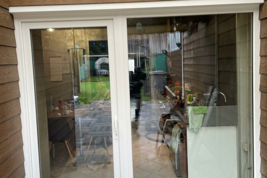 Installation d'une baie vitrée en PVC à Baisieux