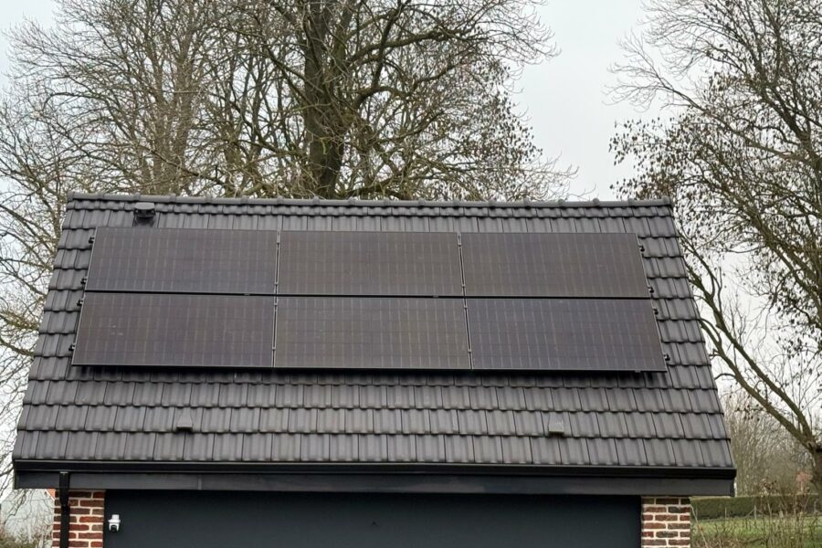 Installation de panneaux photovoltaïques à Héninel