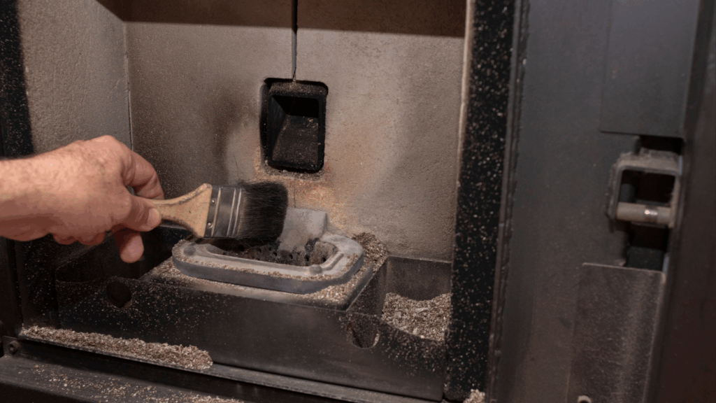 Pourquoi souscrire un contrat d’entretien pour votre poêle à granulés ?