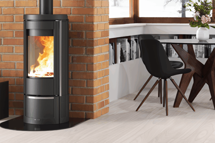 Poêle à bois : quel type de bois choisir pour un chauffage performant et économique ?